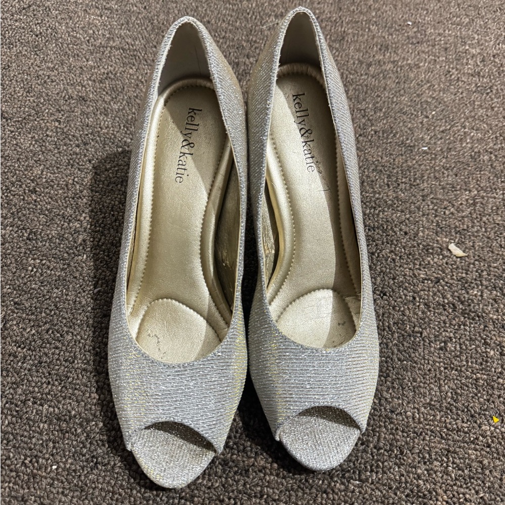 Kelly & Katie Silver Glitter Peep Toe Heels